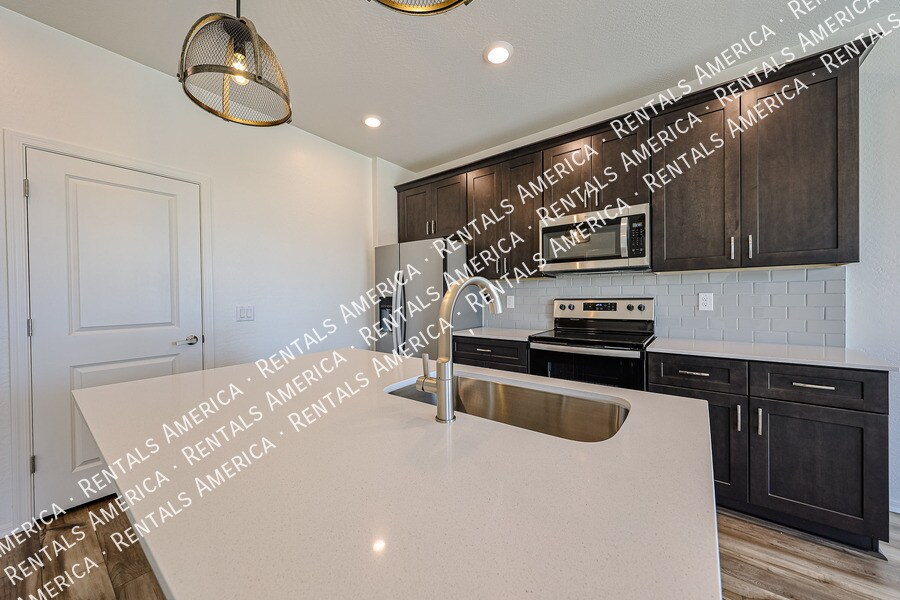 Building Photo - 18063 W Soft Wind Dr