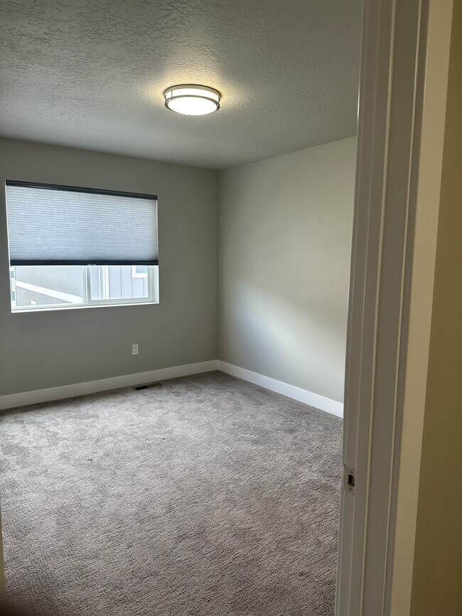Building Photo - 8703 N Riviera Alley