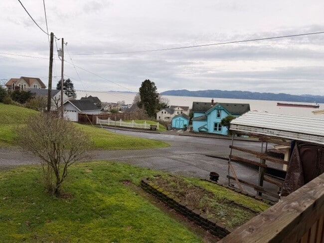 Building Photo - COZY 1 BED 1 BATH HOUSE