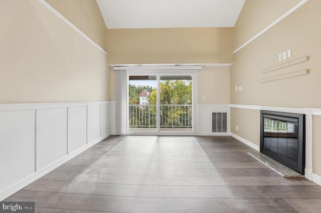 Building Photo - 20309 Beaconfield Terrace