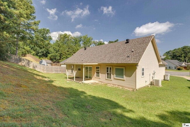 Building Photo - 113 Arbor Cove Cir