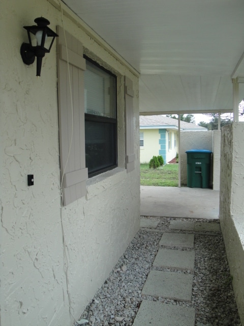 Building Photo - CLOSE TO SHOPPING AND SCHOOLS AVAIL OCTOBER 2nd