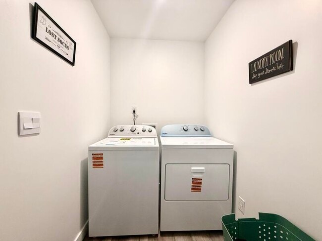 Building Photo - 38 N Northshore Dr