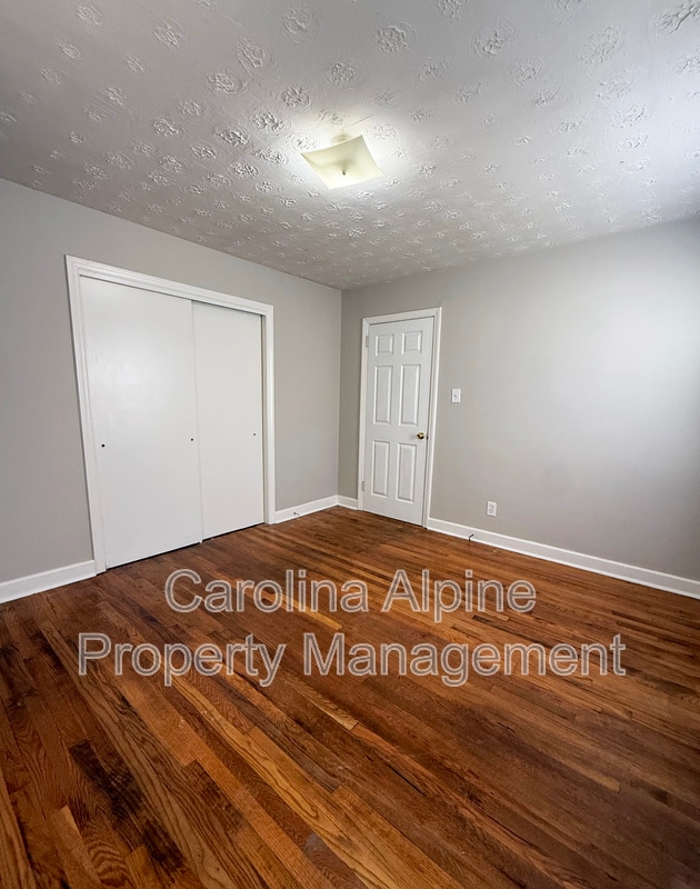 Building Photo - 409 S Merritt Ave