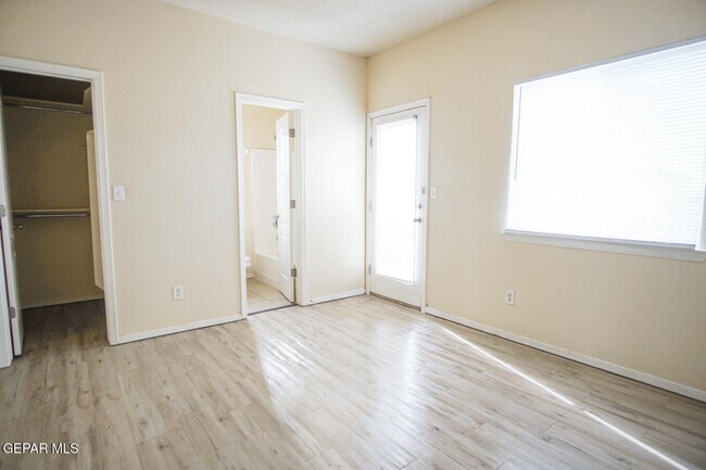 Building Photo - 5904 Cielo Del Rey Pl