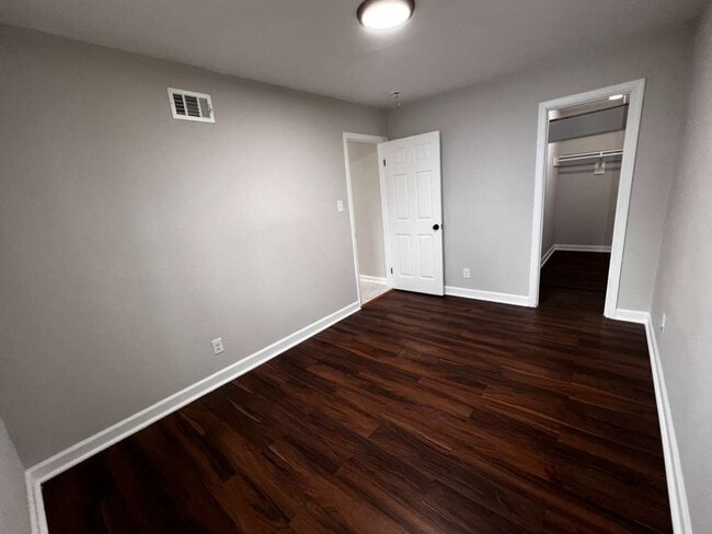 Building Photo - 3927 Dearborn St