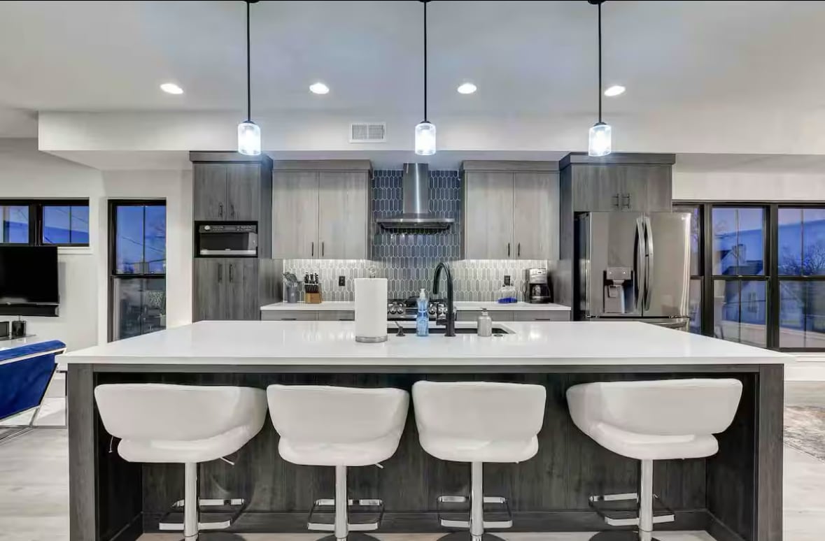 Full kitchen - 1013 Park Ave