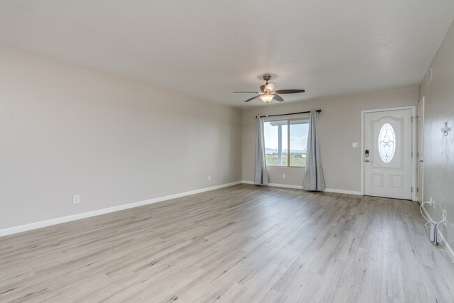 Building Photo - 6842 N Camino de las Brisas