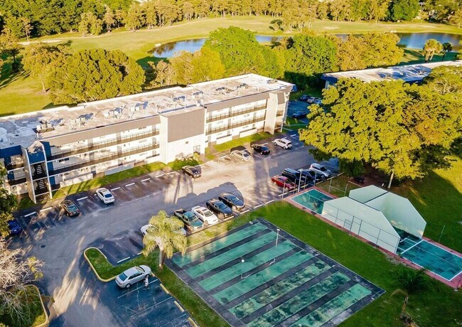 Building Photo - 7911 N Colony Cir