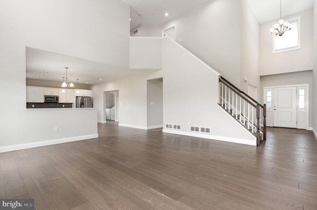 Building Photo - 45 Danbury Dr