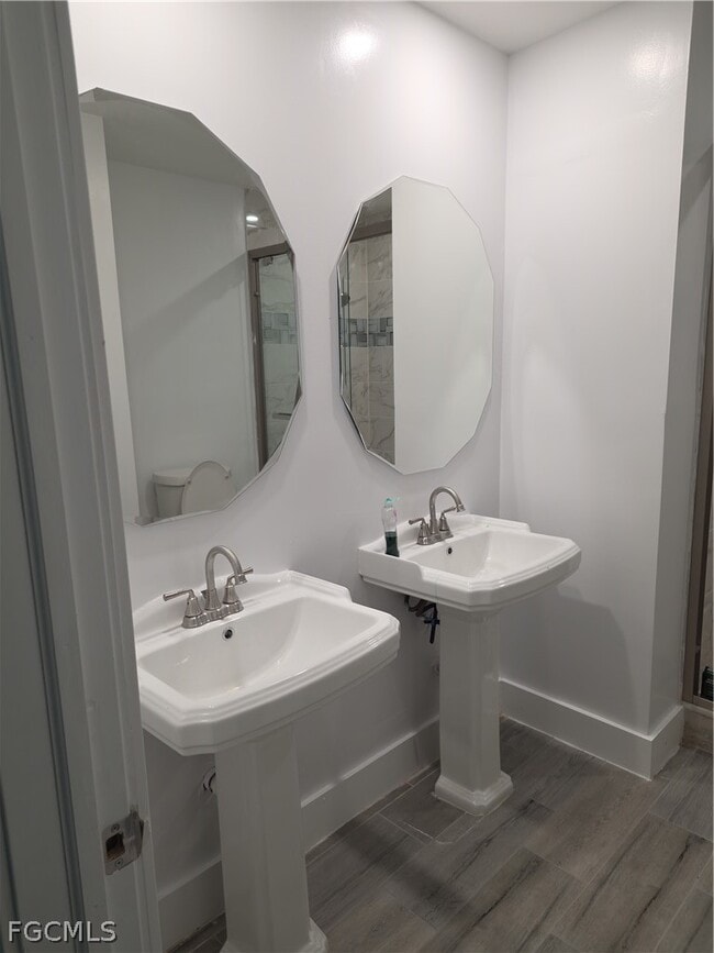 Building Photo - 4474 E Riverside Dr