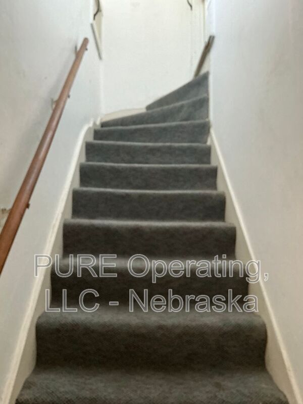 Building Photo - 810 E Erie St