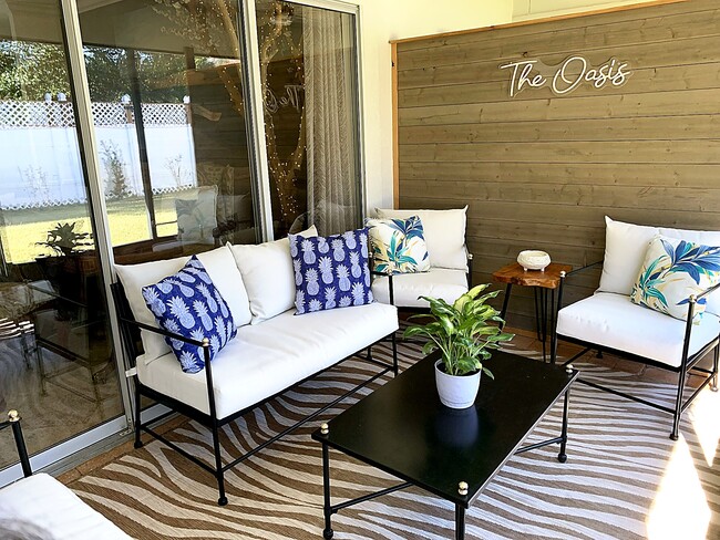 Building Photo - 794 Spring Lake Dr