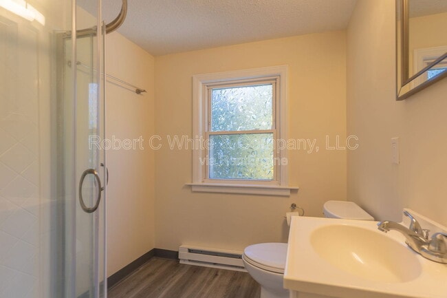 Building Photo - 183 Thompson Rd