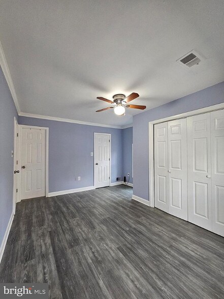 Building Photo - 6020 Regents Park Rd