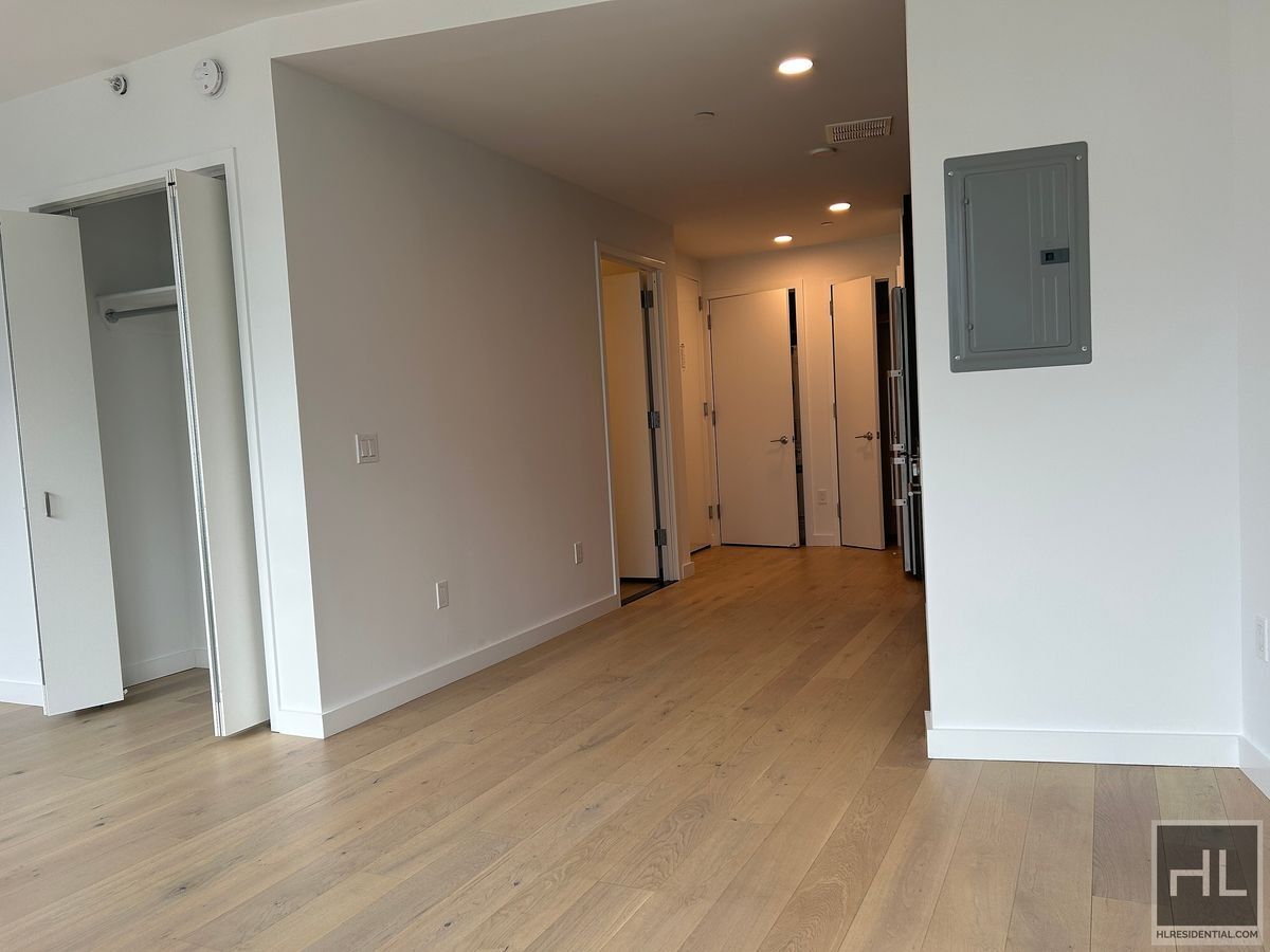 Building Photo - NORTHERN BOULEVARD