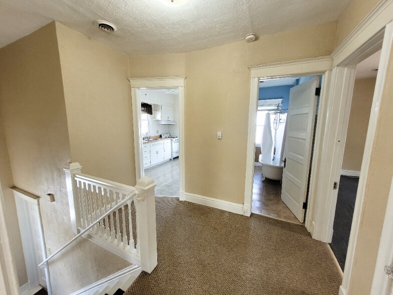 Building Photo - 600 Raub St