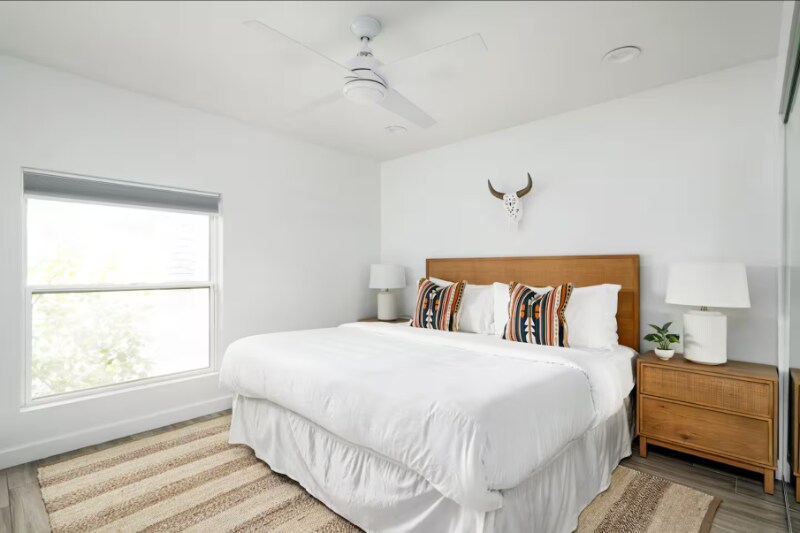 Building Photo - 5601 E Sylvia St