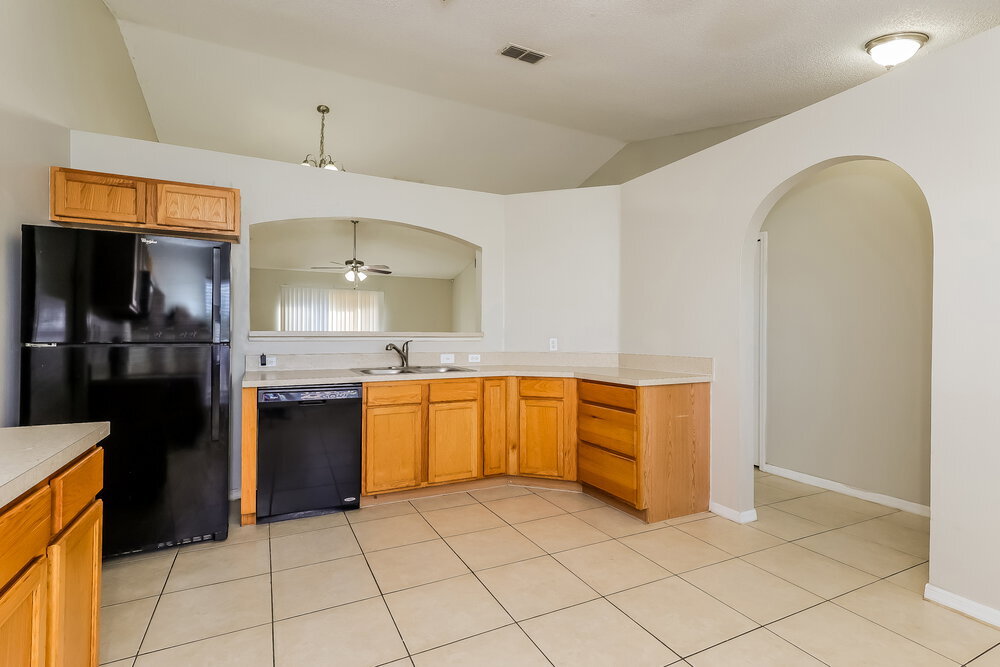 Building Photo - 235 Lobelia Dr