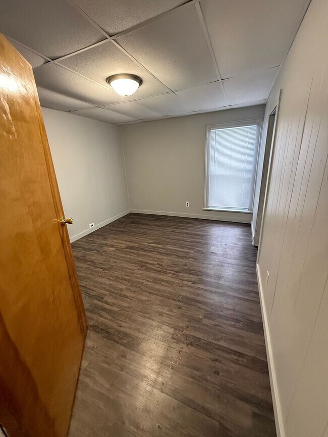 Building Photo - 314 Ives Ave