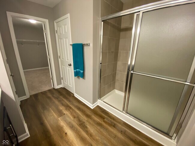 Building Photo - 5668 Grosbeak Dr