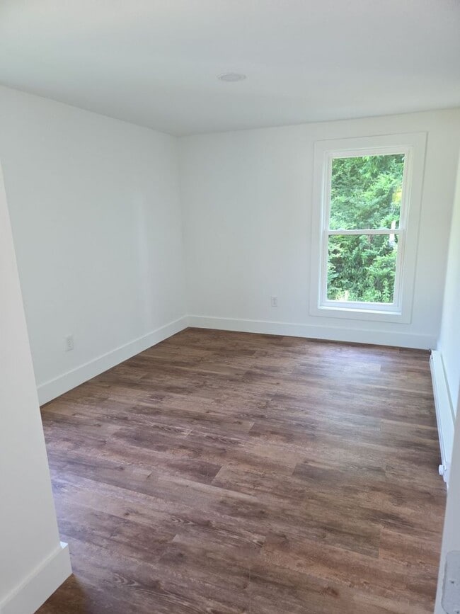 Building Photo - Newly remodeled home is located in Lancaster, SC 29720.