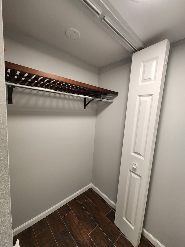 Building Photo - 3055 N Lockwood Ave