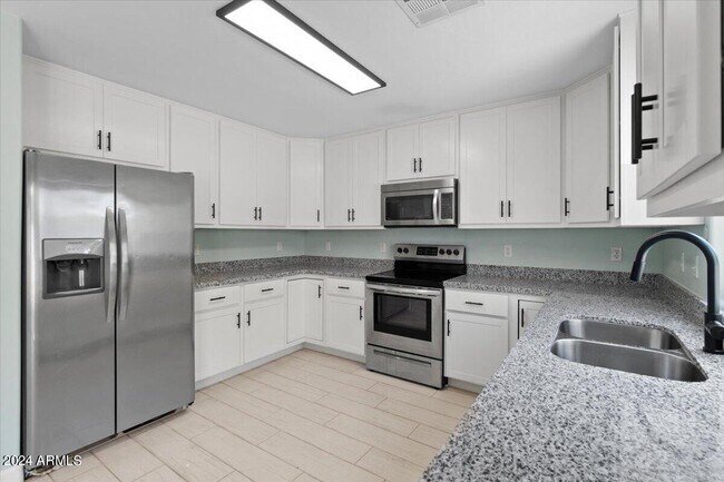 Building Photo - 1973 E Lipizzan Dr