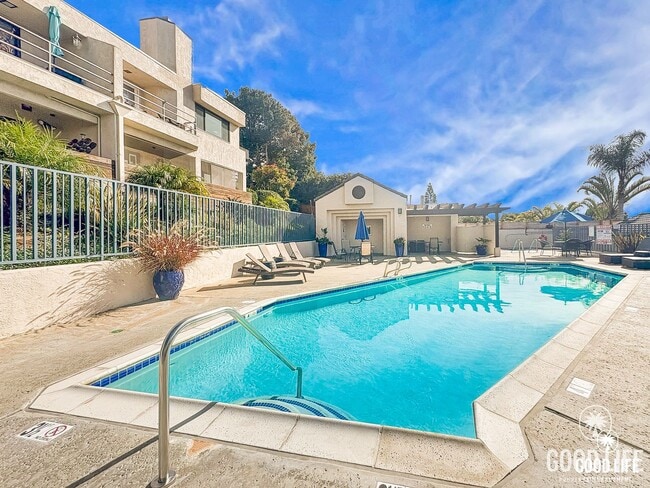 Building Photo - Modern Coastal Property In Gated Encinitas Community | 3BD/2.5BA w/Garage