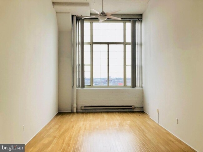 Building Photo - 2300 Walnut Street Unit 3B-330