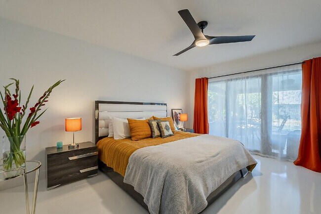 Building Photo - 10610 N 35th St