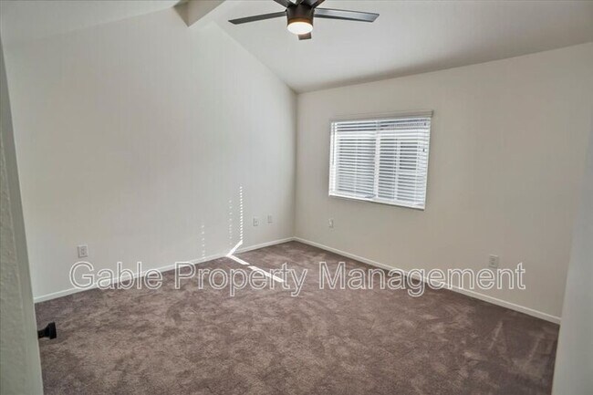 Building Photo - 26941 Rainbow Glen Dr