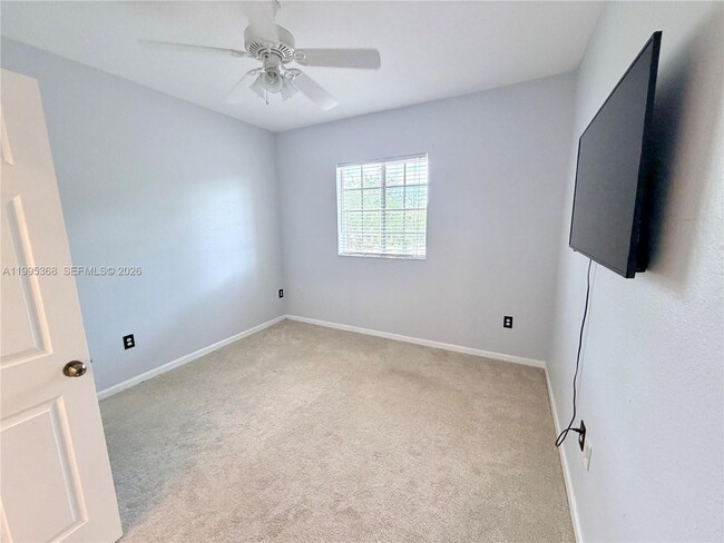 Building Photo - 5747 Isles Cir