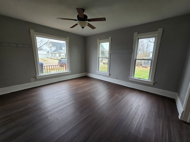 Building Photo - 949 13th St