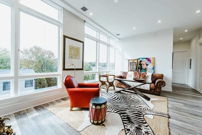 Building Photo - 30 Stewart Ave