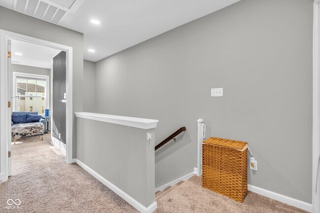 Building Photo - 315 Steeples Blvd