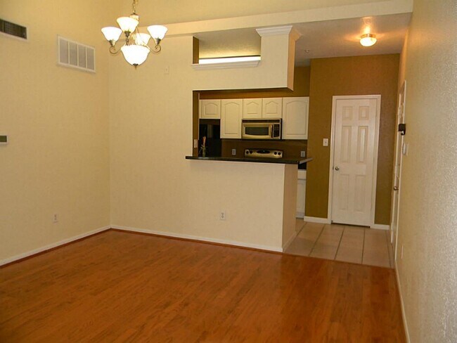 Building Photo - 1330 Old Spanish Trl