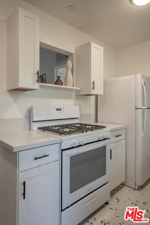 Building Photo - 459 E Avenida Olancha