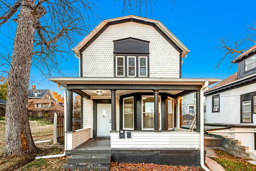 Building Photo - 3860 Dodge St