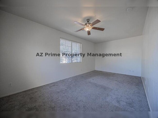 Building Photo - 123 W Elmwood Pl