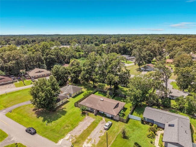 Building Photo - 4050 SE 20th Ct