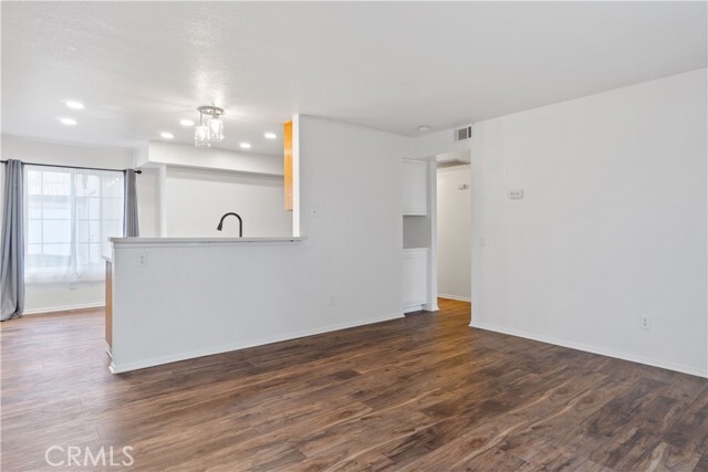 Building Photo - 1365 Crafton Ave