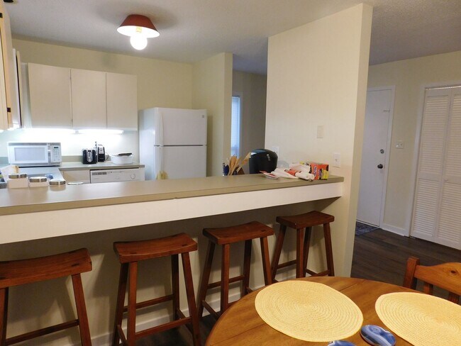 Building Photo - 1201 Harbourside Dr