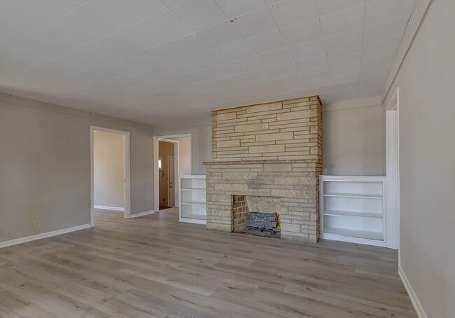 Building Photo - 1222 E Del Mar St