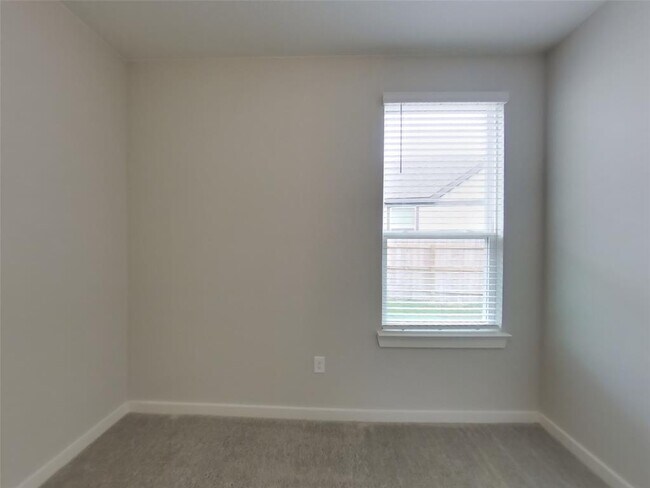 Building Photo - 544 Raglands Rd