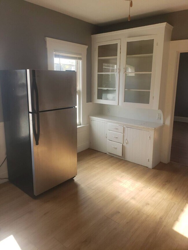 Building Photo - 3483 W 63rd St