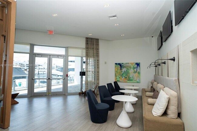 Building Photo - 17301 Biscayne Blvd