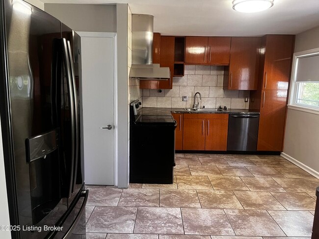 Building Photo - 607 Southview Dr