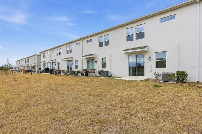 Building Photo - 3303 Laurent Lp