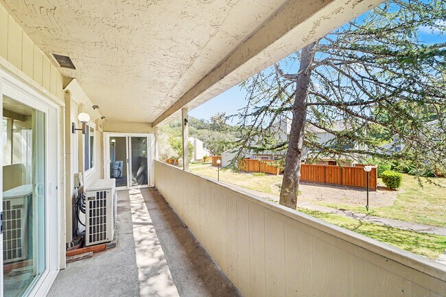 Building Photo - 1453 Neotomas Ave